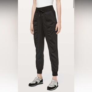 Lululemon Dance Studio Jogger *29" in Black Women’s Size 4